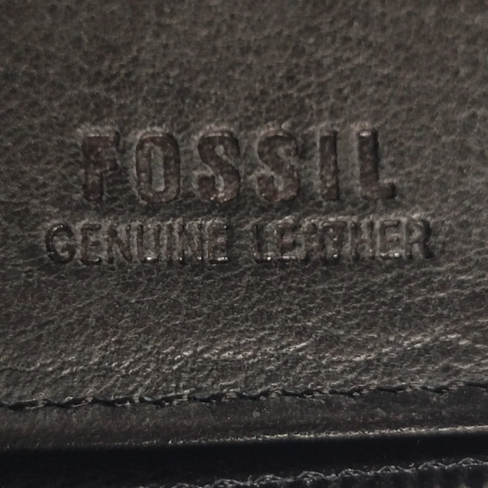 Fossil Leather Wallet Passport, Credit Cards, Cash, Coin Y2K Palm Case
